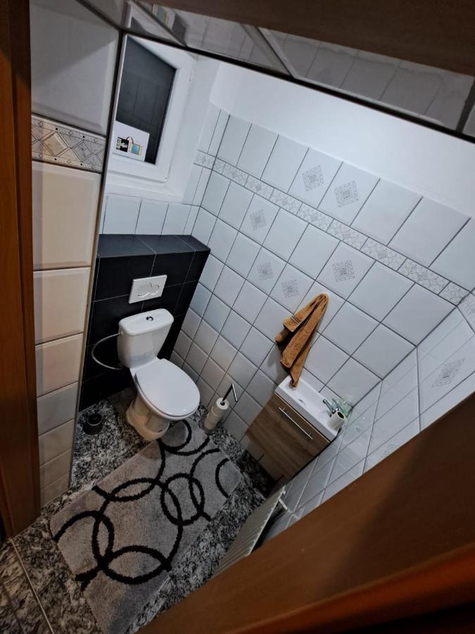 Hostelhollabrunn Esterno foto