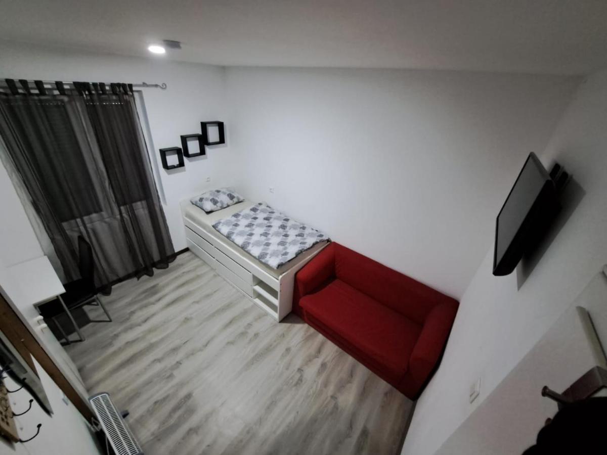 Hostelhollabrunn Esterno foto