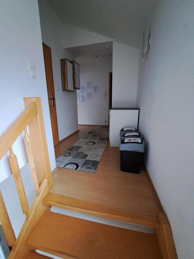 Hostelhollabrunn Esterno foto